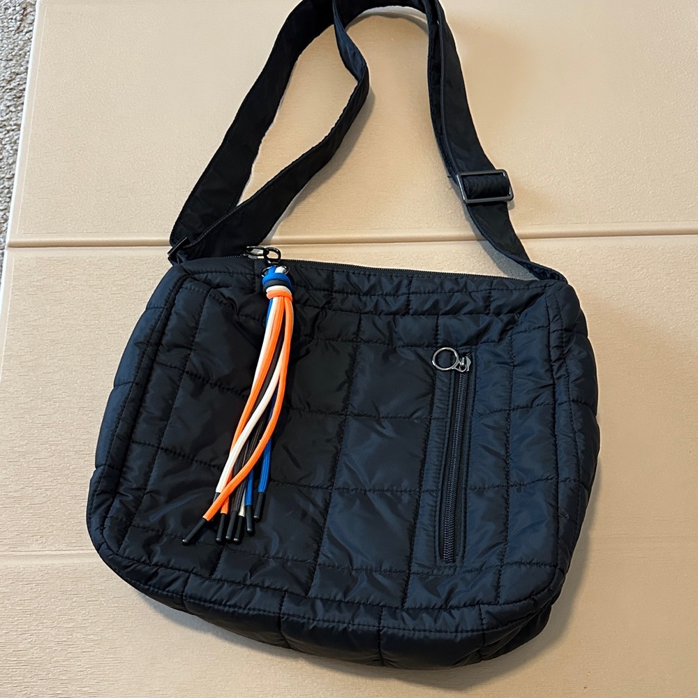 rad Revaluation Cloud Messenger in Black